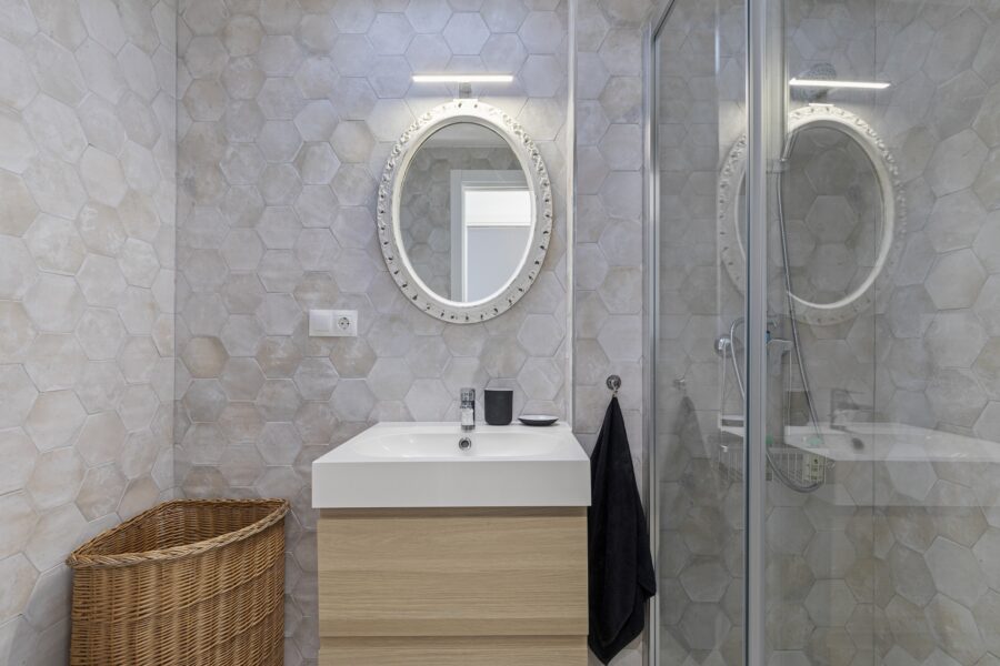 baño secundario con ducha