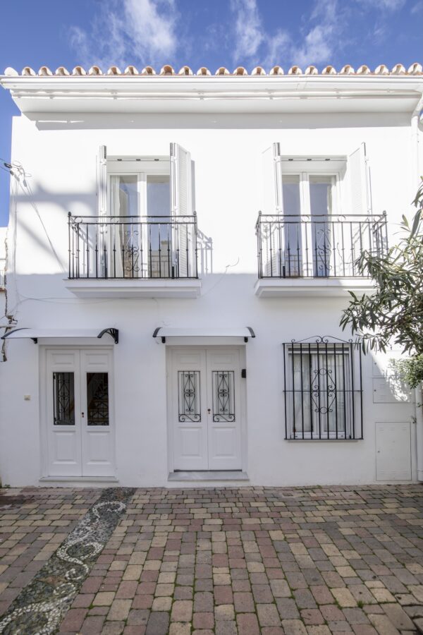 puerta de entrada a la vivienda