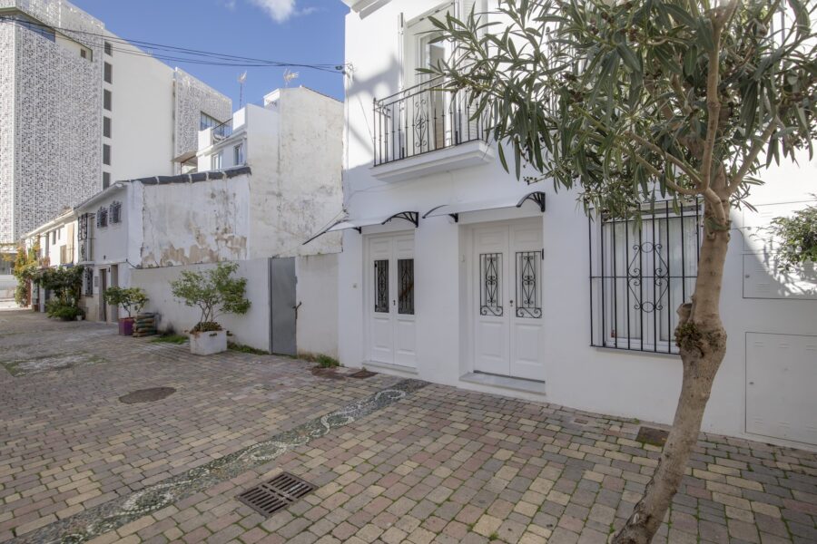puerta exterior de Casa Mata Belén