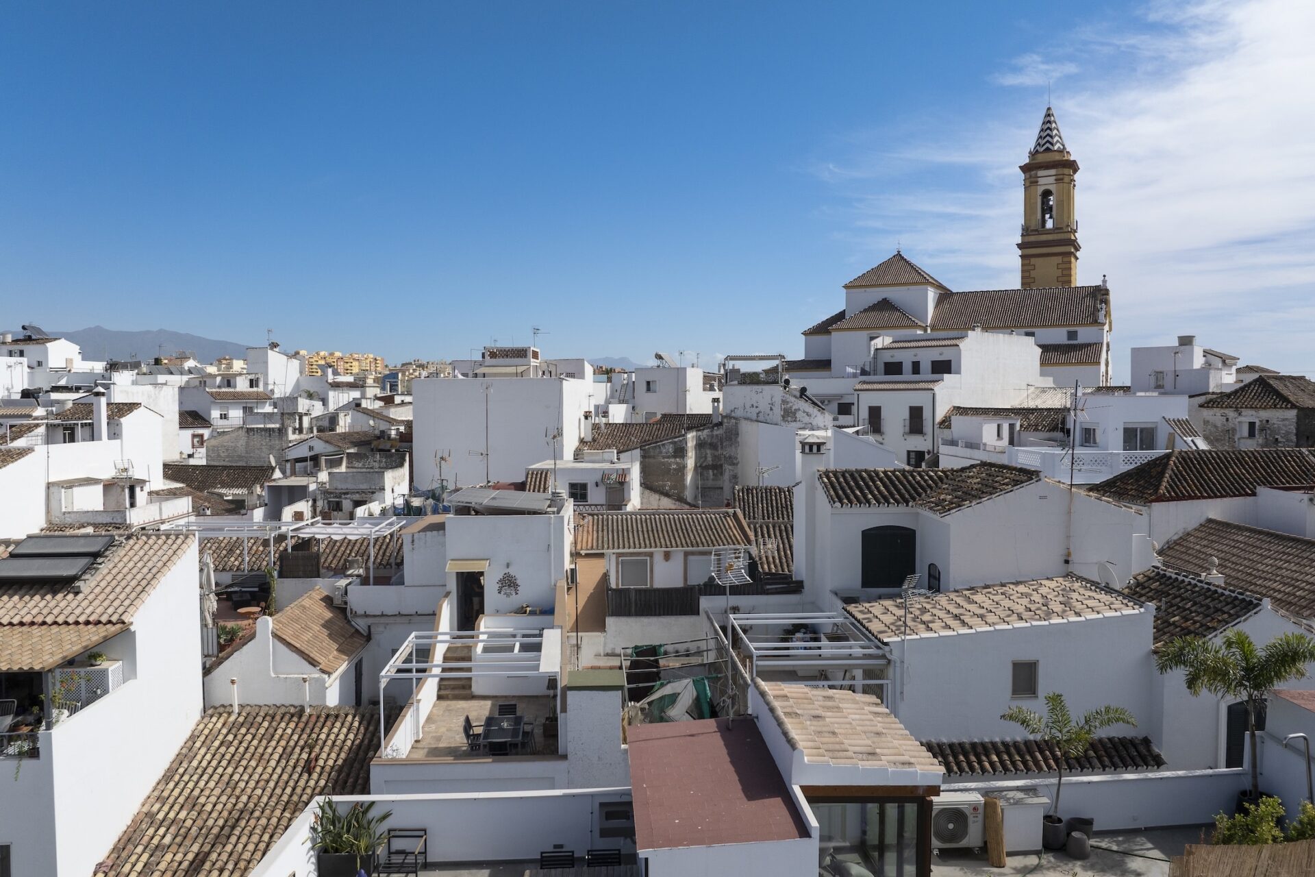 vista desde la azotea al casco antiguo de Estepona